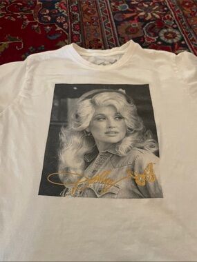 Dolly White Tee Sz. M
